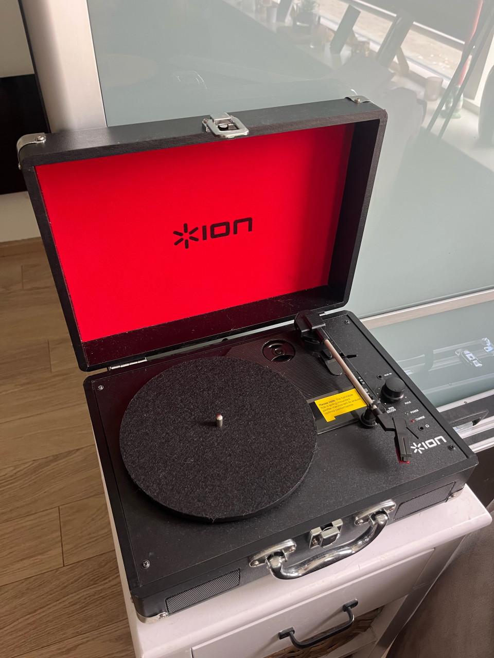 Platen speler + koffer met LPS en cassettes