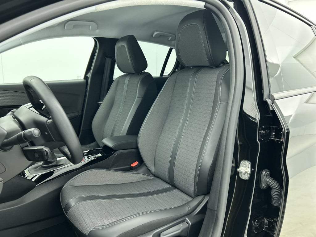 Peugeot 208 100pk allure pack | rijklaar | camera achter | keyless | 3d coc