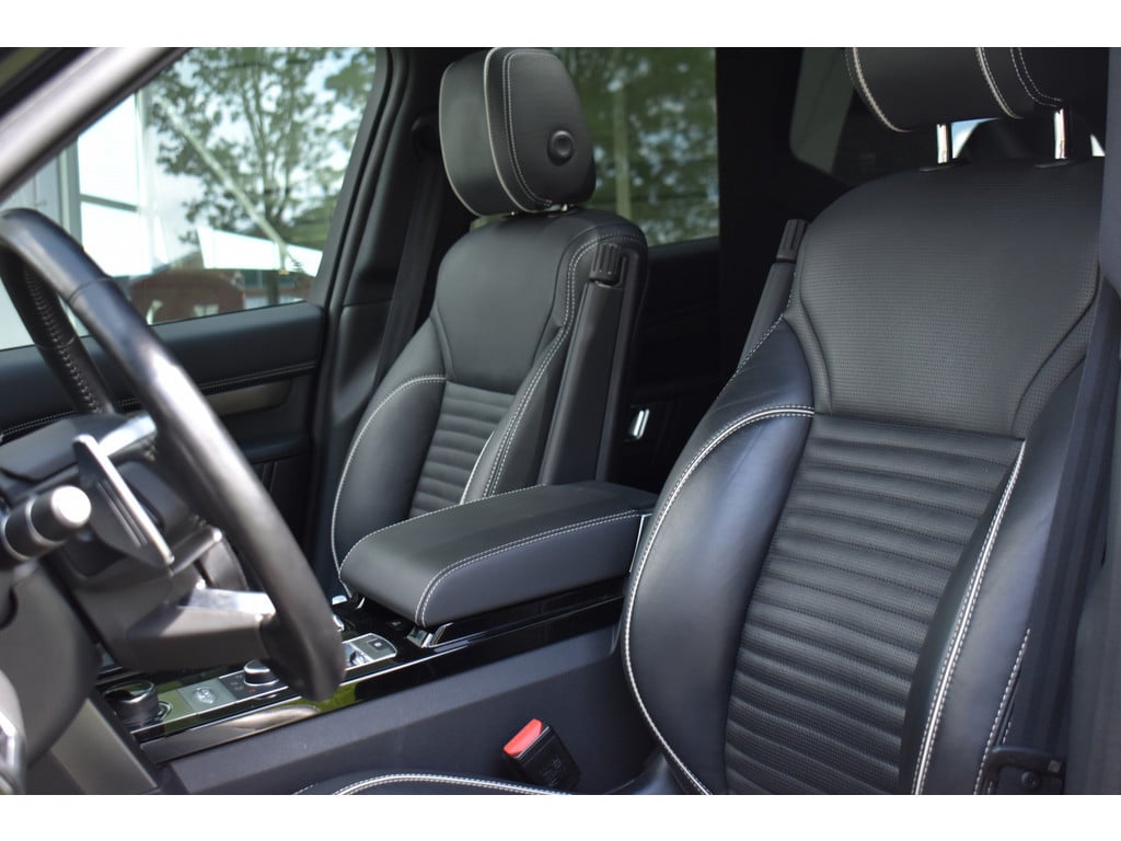 Land Rover Discovery 3.0 td6 hse € 49.950 excl btw