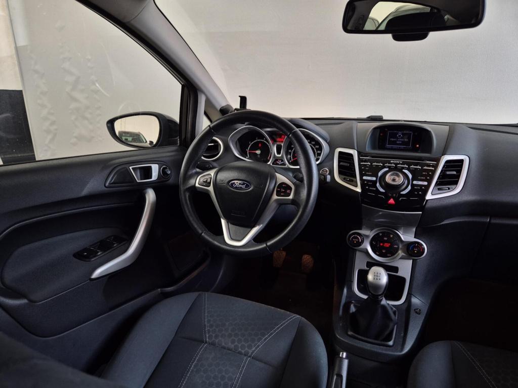 Ford Fiesta 1.25 titanium / keyless / cruisecontrol / nieuwe distriebutieri