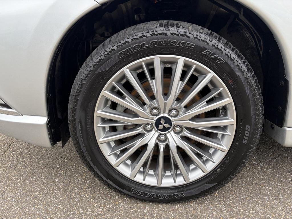 Mitsubishi Outlander 2.4 phev intense