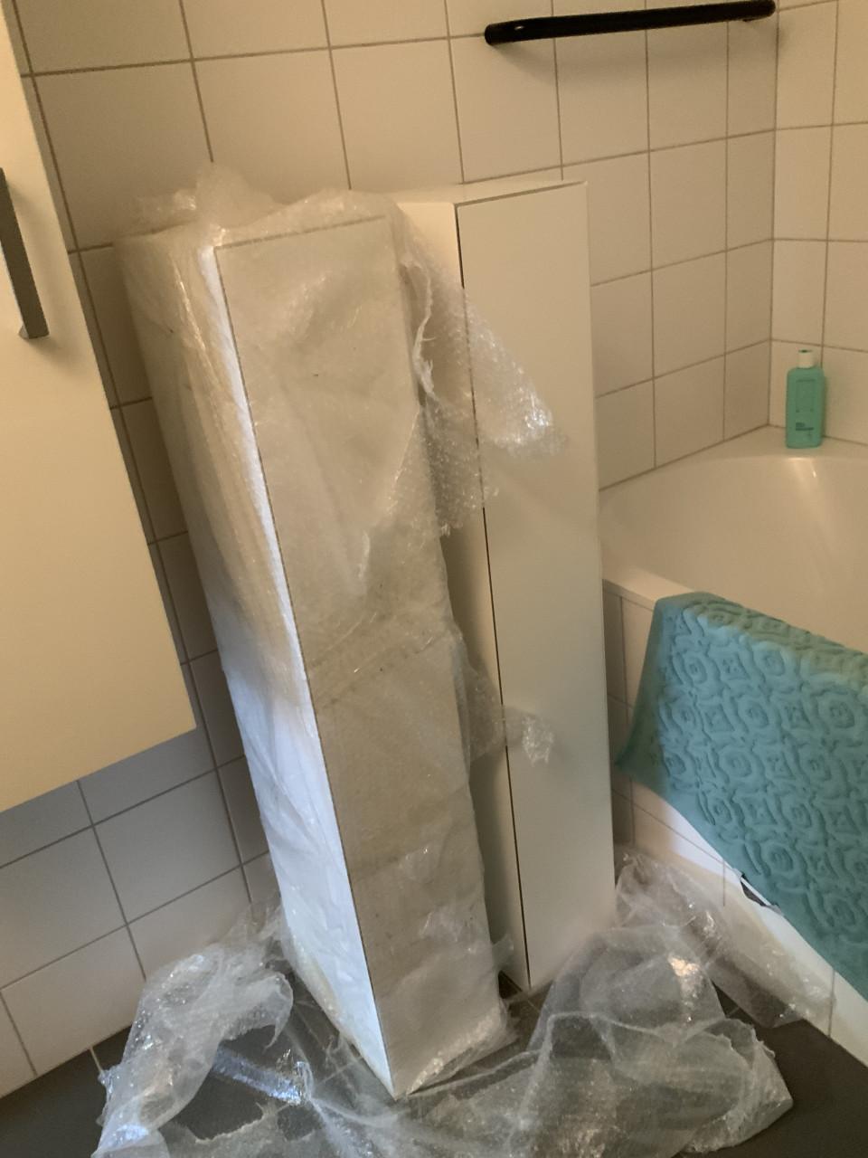 2 nieuwe kastjes en tv meubel gebruikt