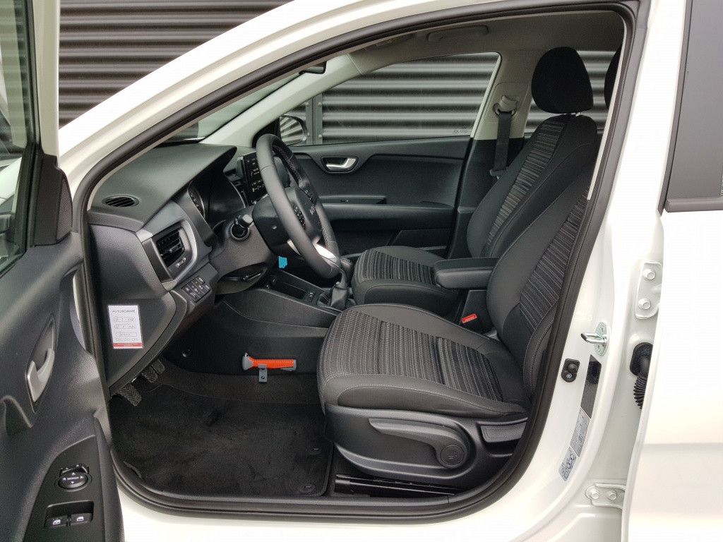 Kia Stonic mhev dynamicline 100pk