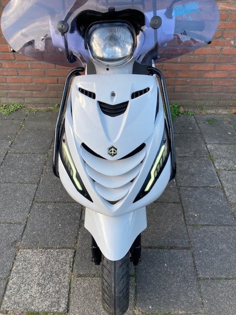 MOOIE VOLLE PIAGGIO ZIP 4 TAKT SNOR SCOOTER ! BOUWJAAR 2014