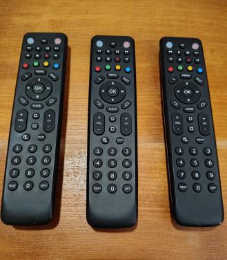 Drie universele afstandsbedieningen