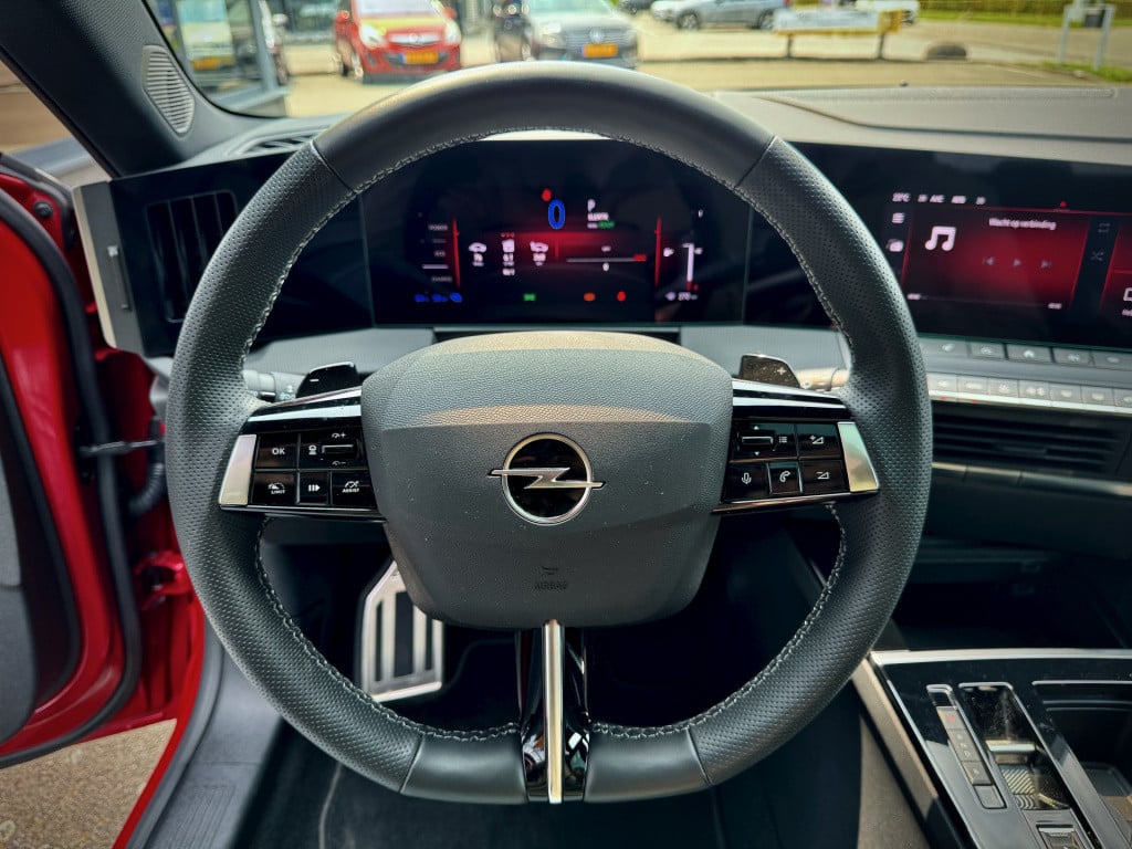 Opel Astra sports tourer 1.6 turbo plug in hybrid ultimate pano dak