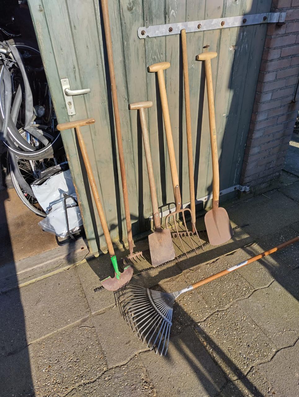 Div. tuingereedschap gebruikt