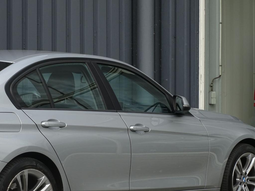 BMW 3-serie 320i executive automaat | 18" | afn. trekhaak | bluetooth