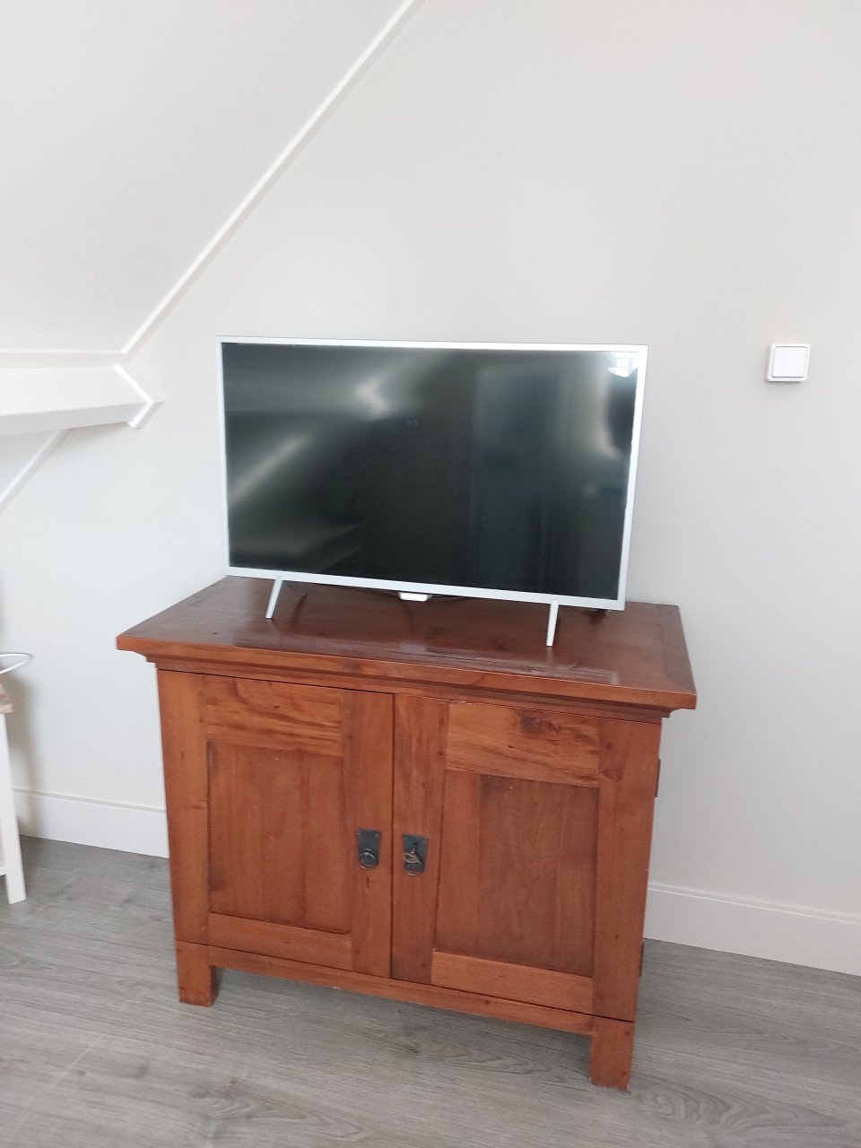 Philips ambilight HD TV 32 inch