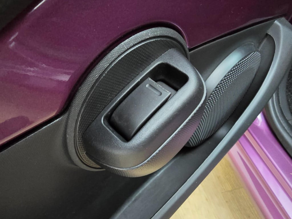 Peugeot 107 occasion 1.0 active leuke kleur met airco en sportvelgen | radi
