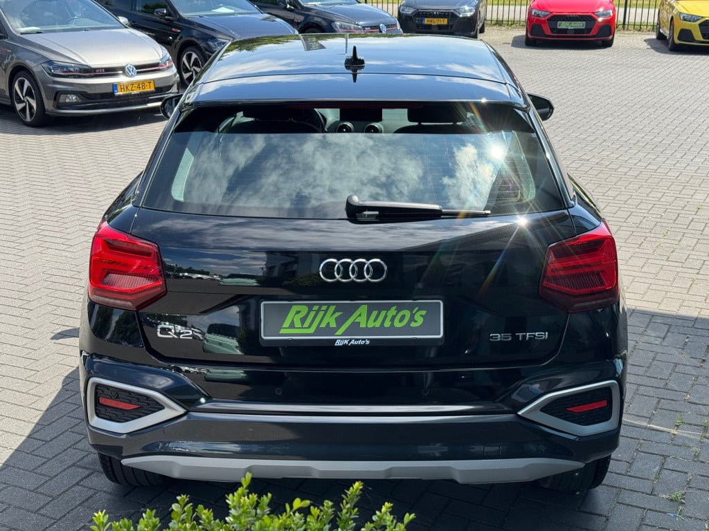 Audi Q2 35 tfsi advanced * led * camera * stoelverwarming * adaptieve cruis