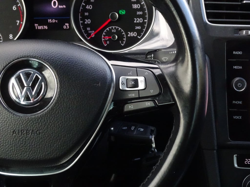 Volkswagen Golf 1.0 tsi comfortline business automaat | carplay | 18"