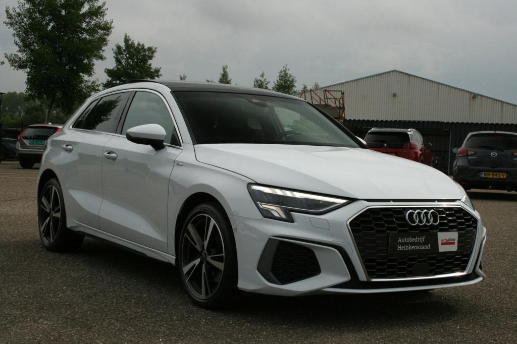 Audi A3 sportback 40 tfsi e s-line / pano / leer / matrix / camera / b&o