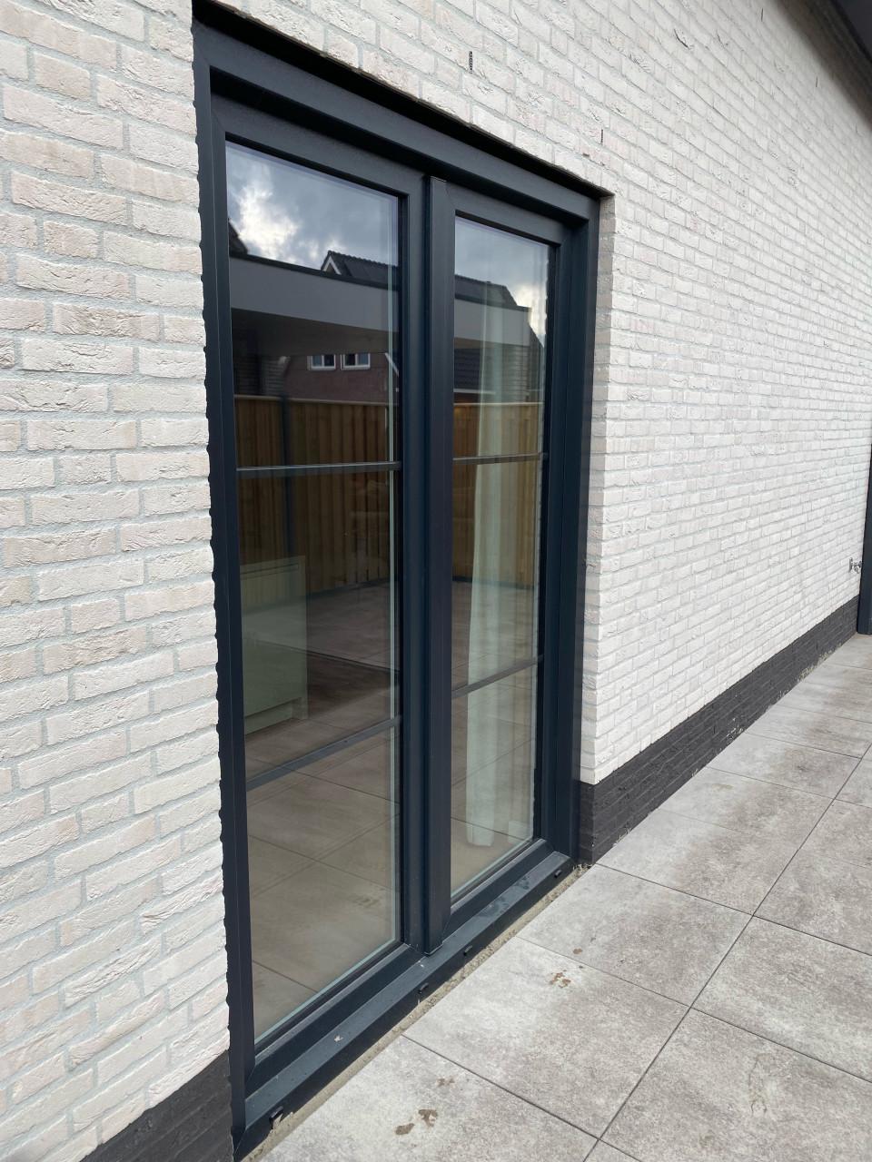 Raamkozijn inclusief glazen te koop