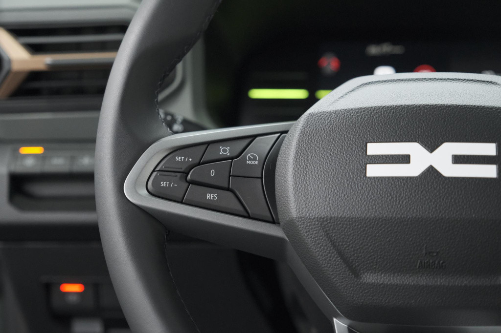 Dacia Duster tce 130 mild hybrid extreme | camera | apple carplay | automat