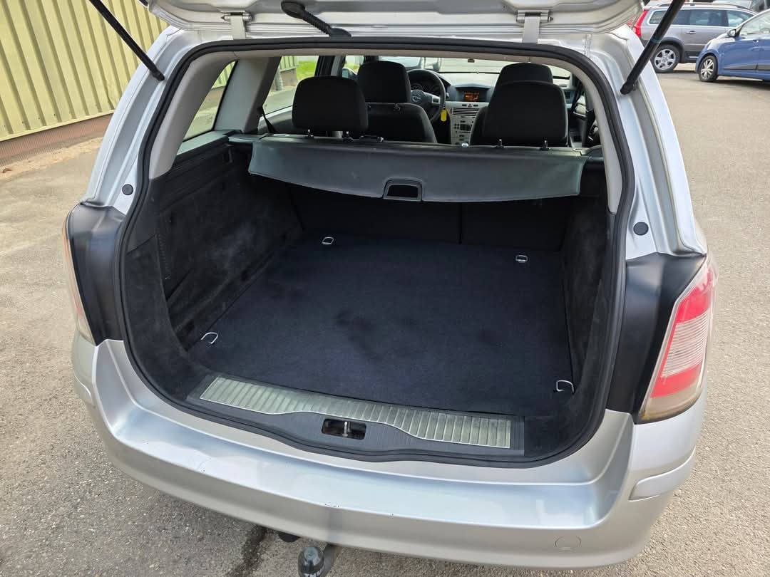 Tekoop zeer nette Opel Astra 1.4 I Businnes Wagon