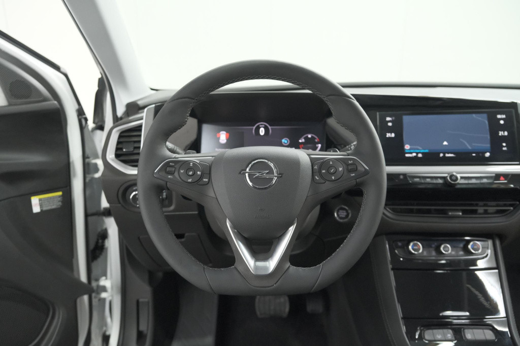 Opel Grandland turbo 130 at8 ultimate | camera | adaptieve cruise control |