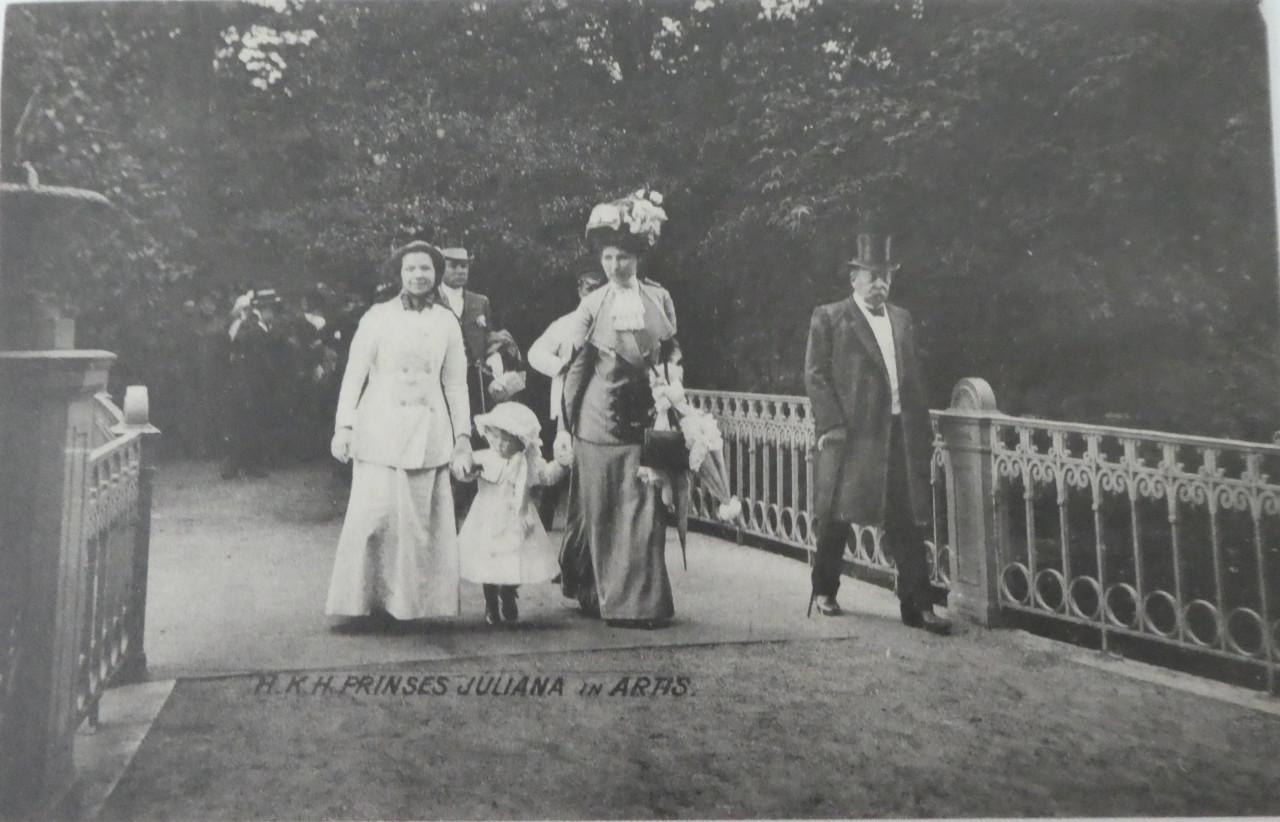 PRINSES JULIANA doop 1909 en bezoek Artis - Koninklijk Huis