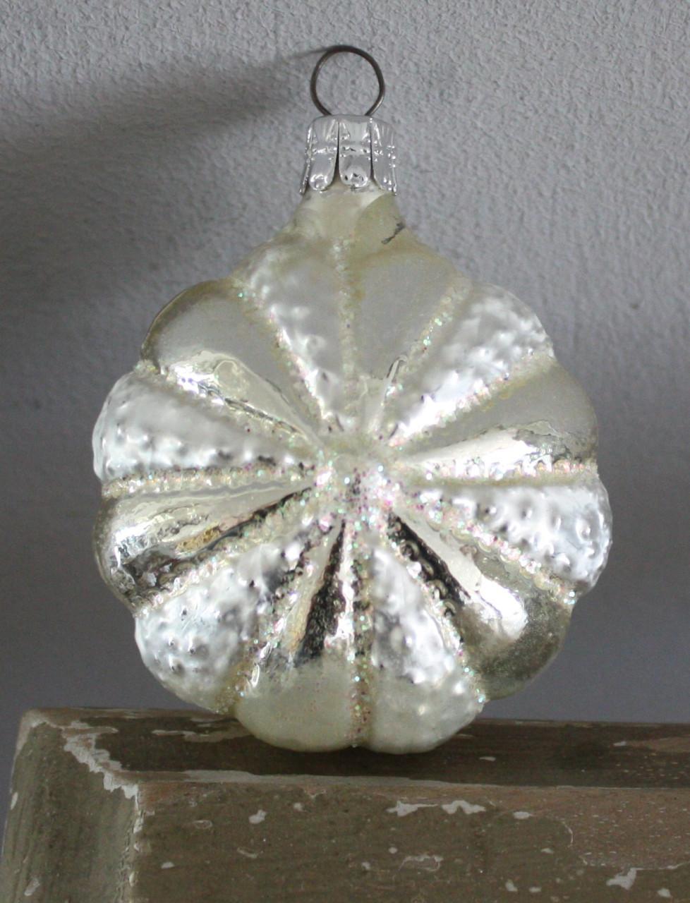 Glazen kerstbal bloem