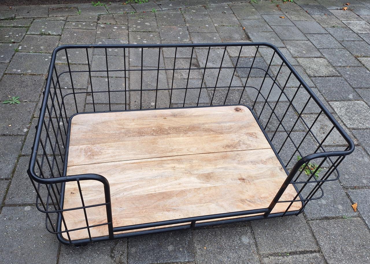 Grote hondenmand op wielen