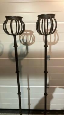 Twee authentieke kaarsen standaards