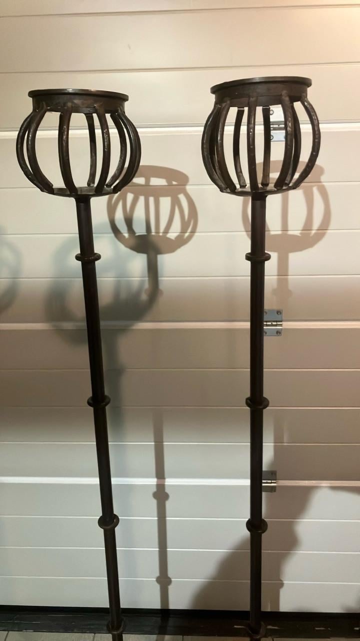 Twee authentieke kaarsen standaards