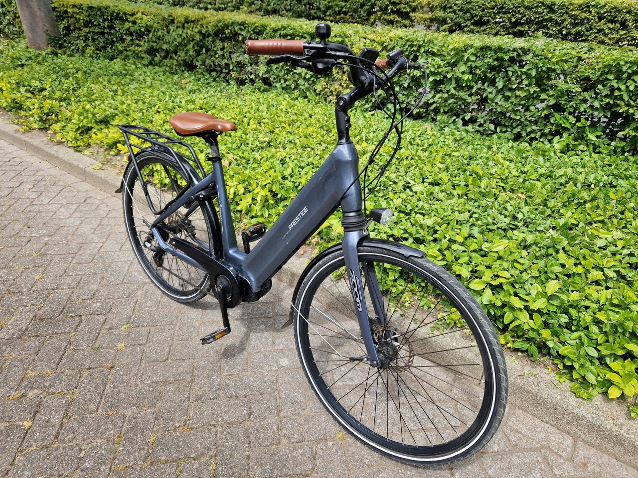 Keurig nette Prestige elektrische fiets met krachtige middenmotor