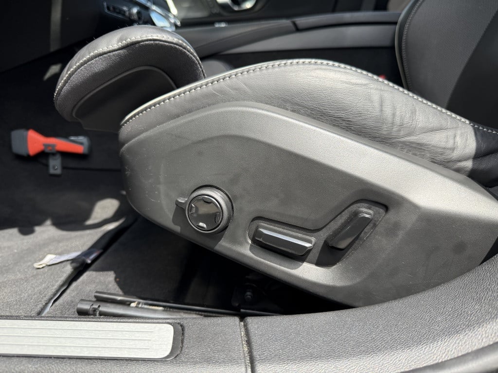 Volvo V60 t6 398pk recharge plus dark| panodak| adap.cruise| trekhaak| cam