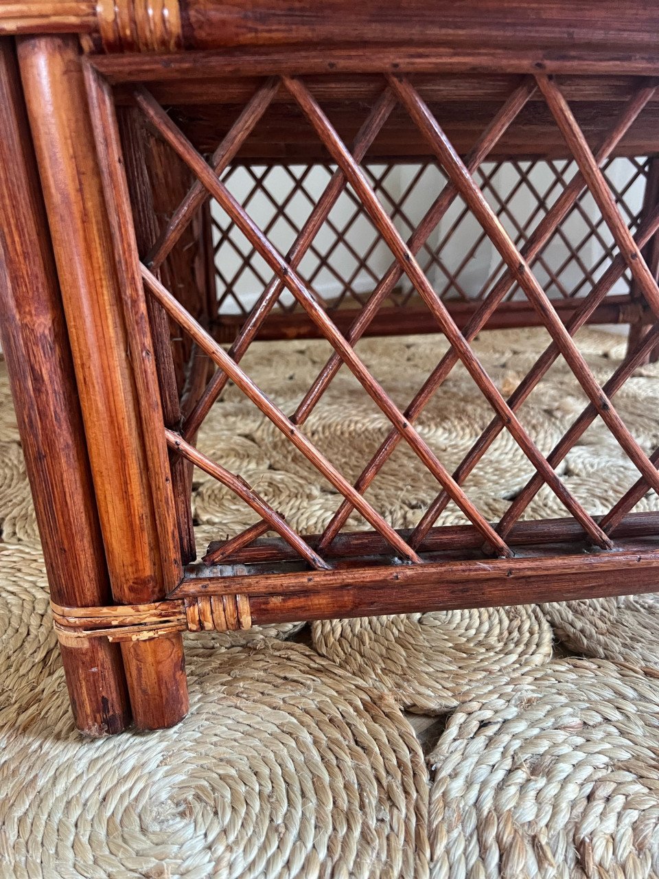 Rotan/rieten fauteuil met handgemaakte kussenhoes