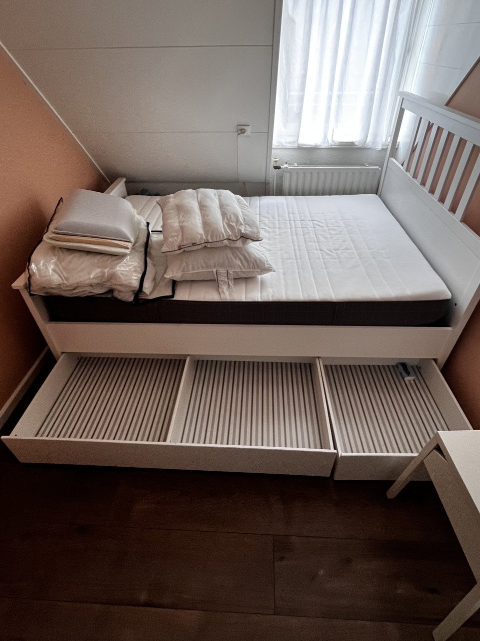 Tweepersoonsbed Hemnes van IKEA. Met lades, compleet