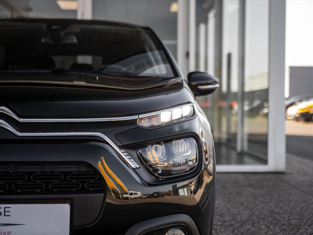 Citroen C3 1.2 puretech 83pk shine | stoelverwarming | carplay | park. sens
