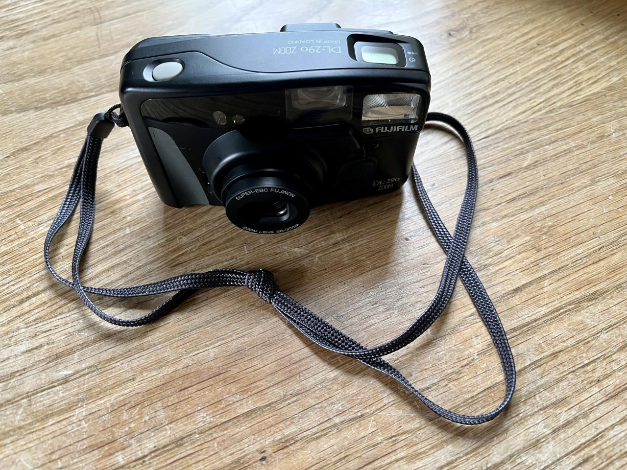 Fujifilm DL-290 Zoom 38-90mm analoge camera