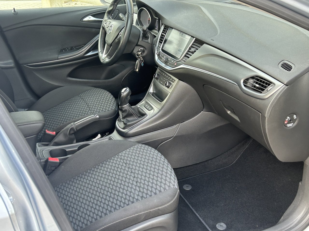 Opel  Astra K  BJ 2015   26500 Km  !!!