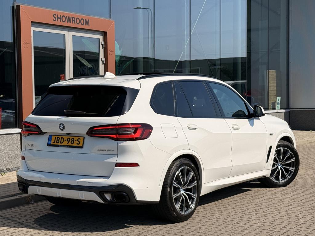 BMW X5 xdrive45e high executive | m pakket | pano | luchtvering | trekhaak 