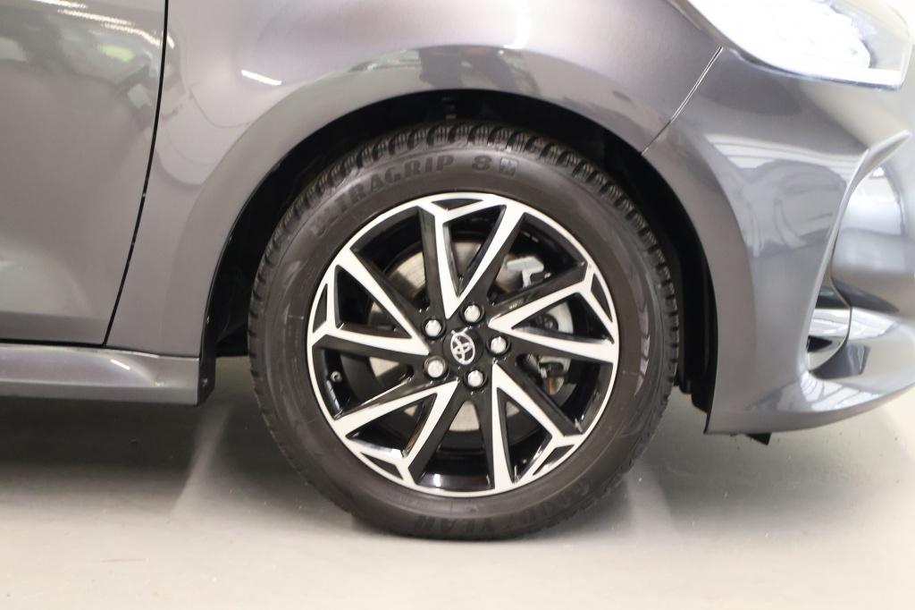 Toyota Yaris 1.5 hybrid dynamic