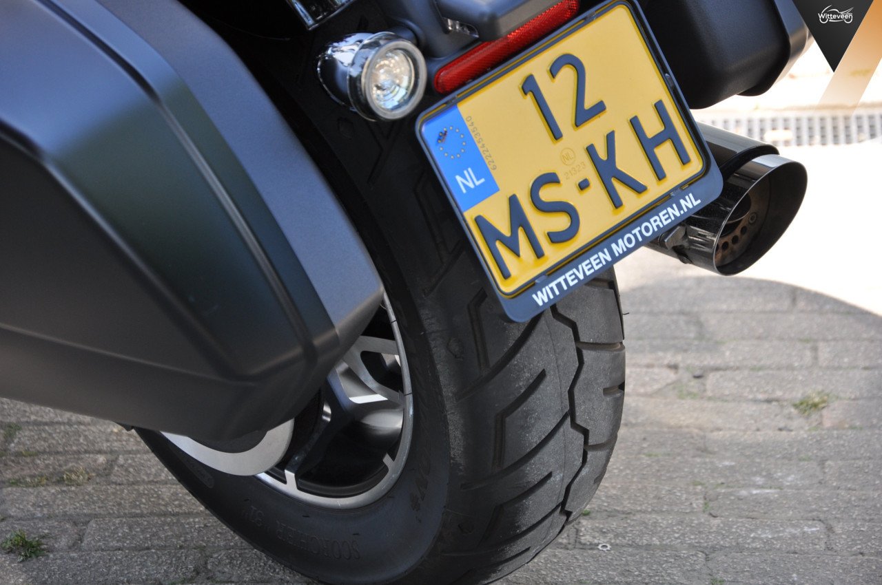 Harley Davidson 107 FLSB Sport Glide Kesstech uitlaat (regelbaar)