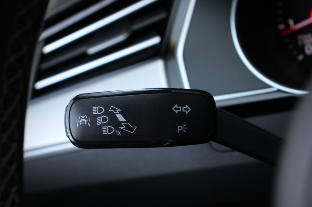 Volkswagen Passat variant 2.0 tsi 220pk highline r-line | dynauidio | acc |