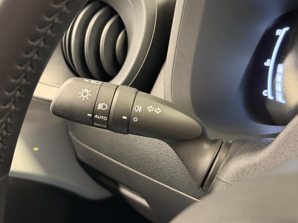 Toyota Aygo X hybrid 115 play