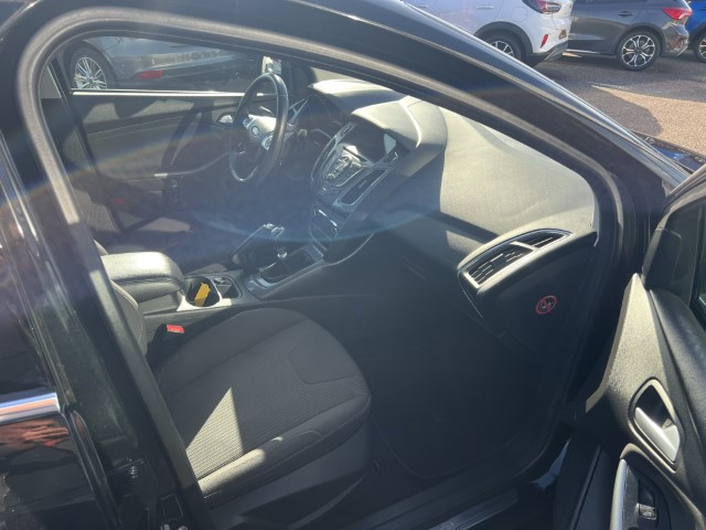 Ford Focus 1.0 ecoboost 125pk 4-deurs sedan titanium