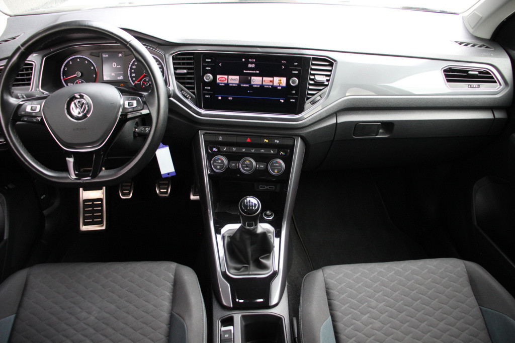 Volkswagen T-roc 1.5 tsi sport | acc | stoelverwarming | carplay |