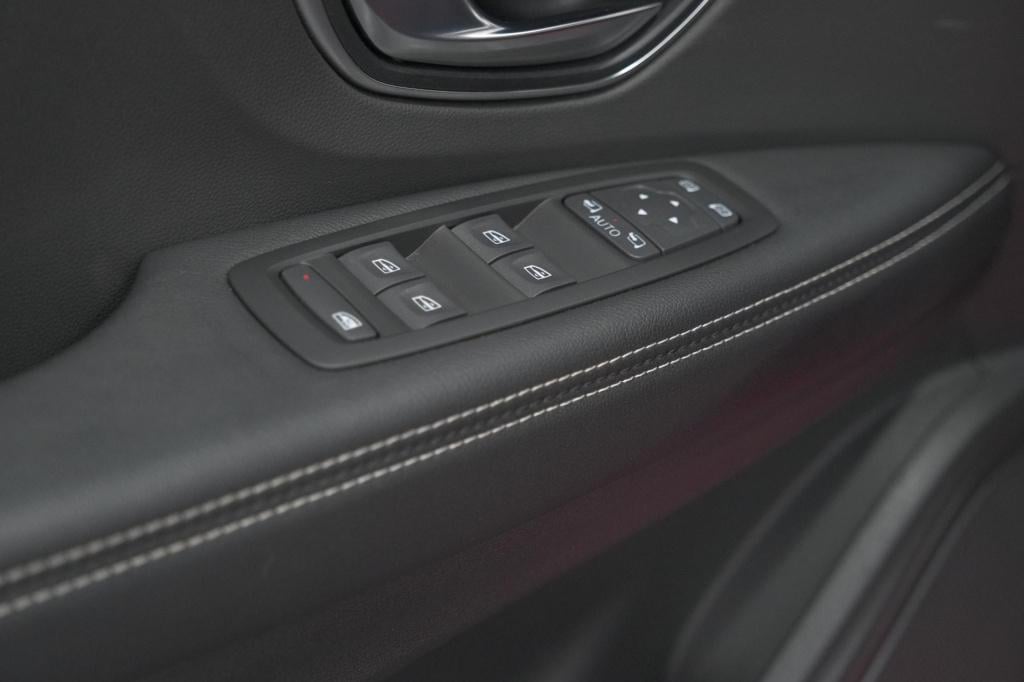 Renault Scenic tce 140 edc limited | camera | stoelverwarming | navigatie |