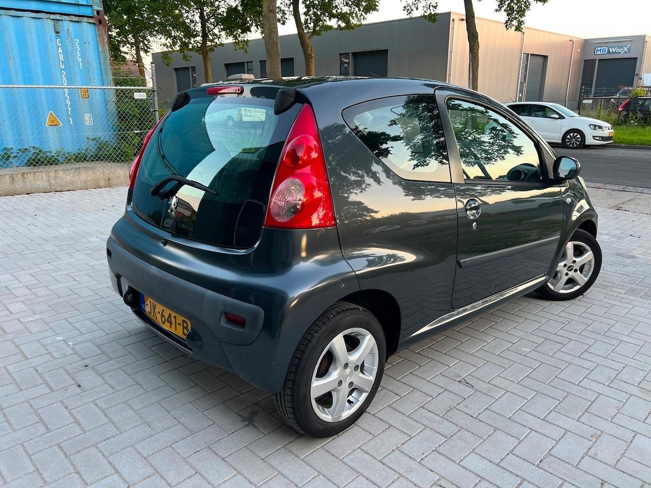 Peugeot 107 1.0-12V XR Airco/ Scherm