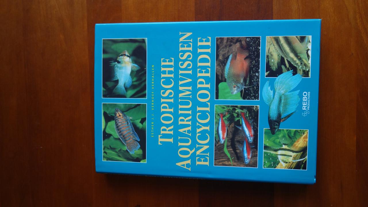 DIVERSE BOEKEN OVER VISSEN