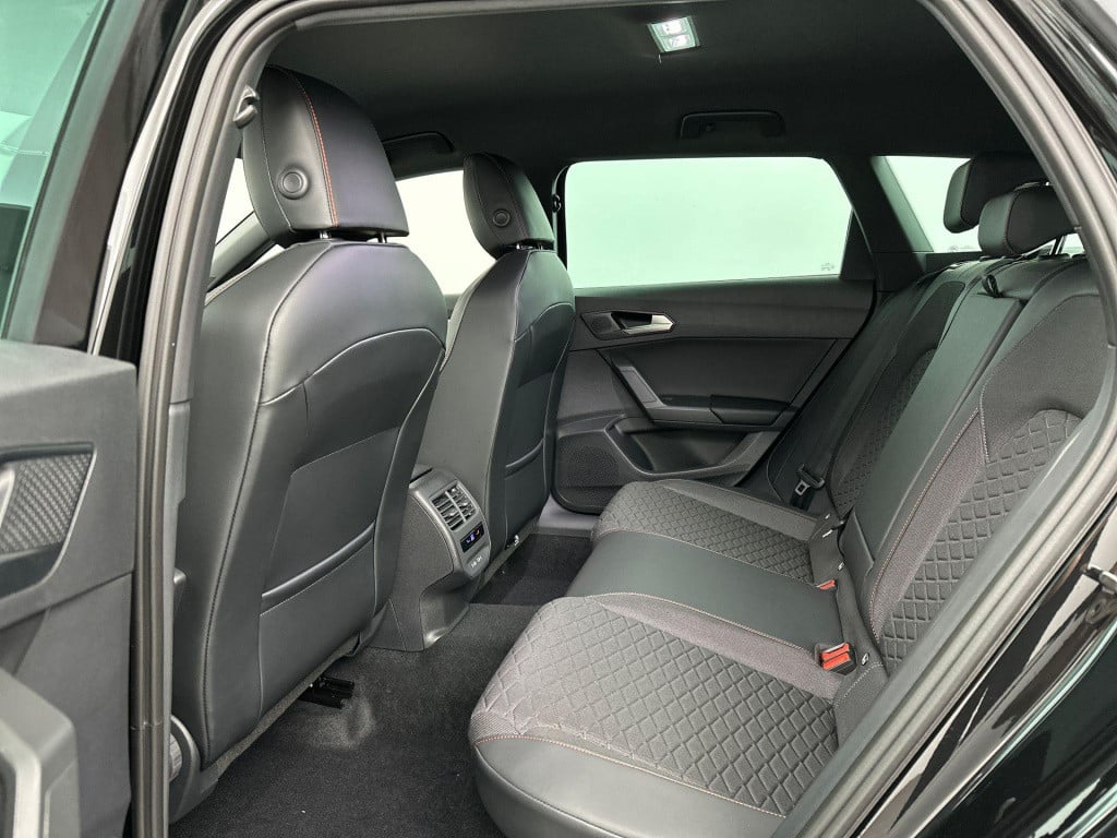 Seat Leon fr business 1.5 tsi ehybrid 150kw / 204pk stationw