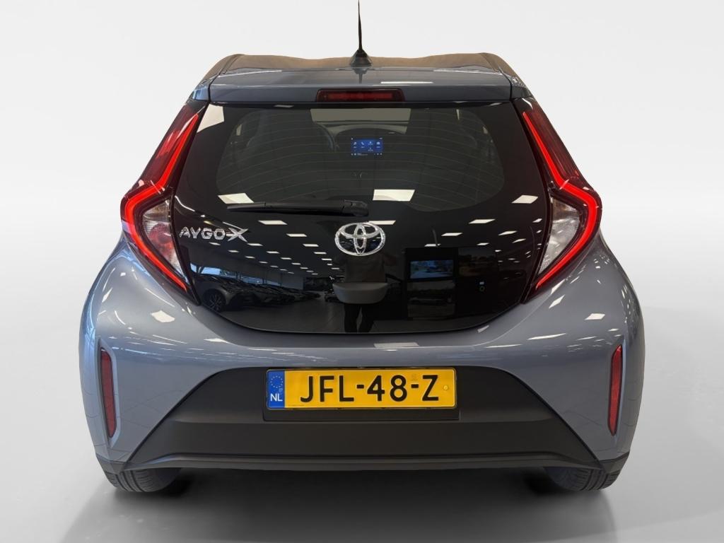 Toyota Aygo X 1.0 vvt-i mt play