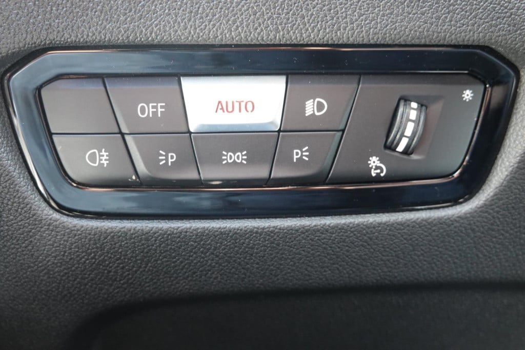 BMW 3-serie touring 330i business edition plus