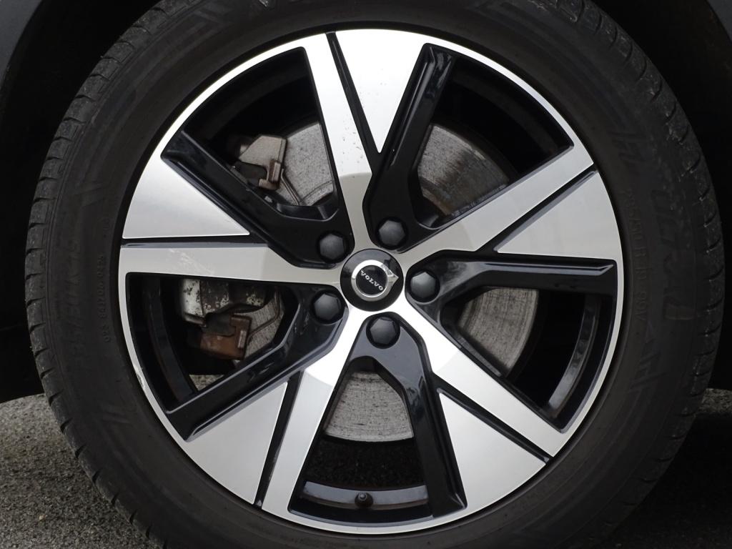 Volvo XC40 recharge p8 awd r-design