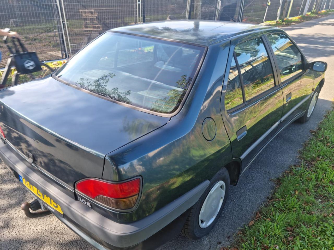 Peugeot 306 1.4i sedan bouwjaar 3-1997 nette auto