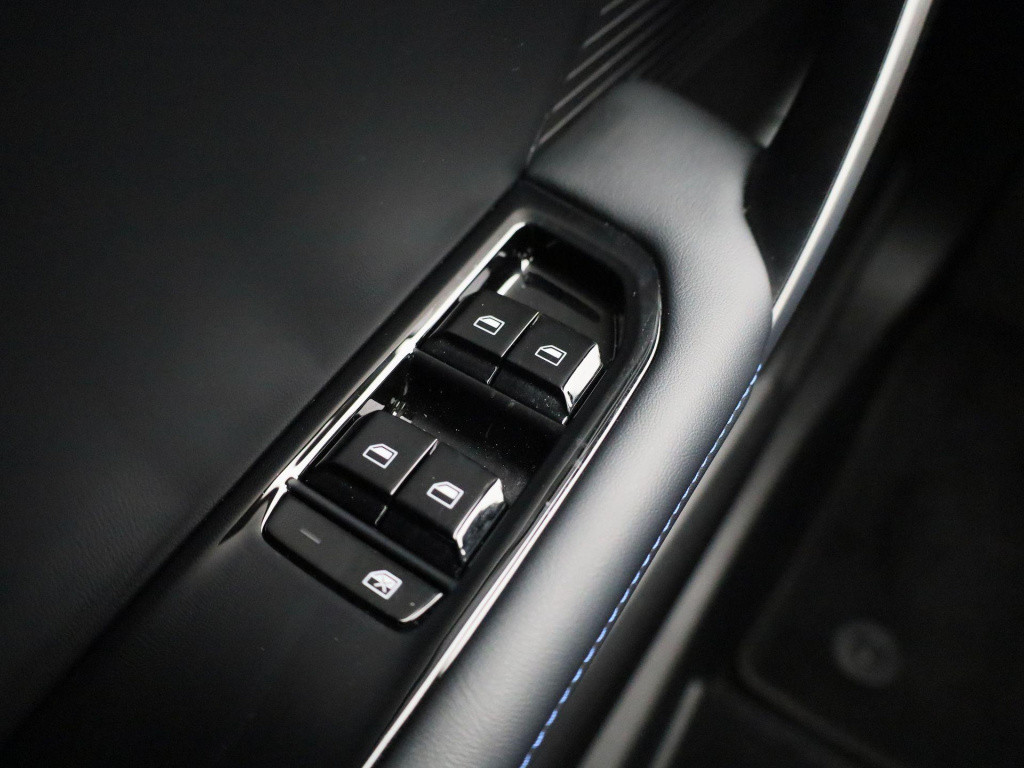 MG 4 luxury 64 kwh | navigatie | climate control | apple carplay / android 