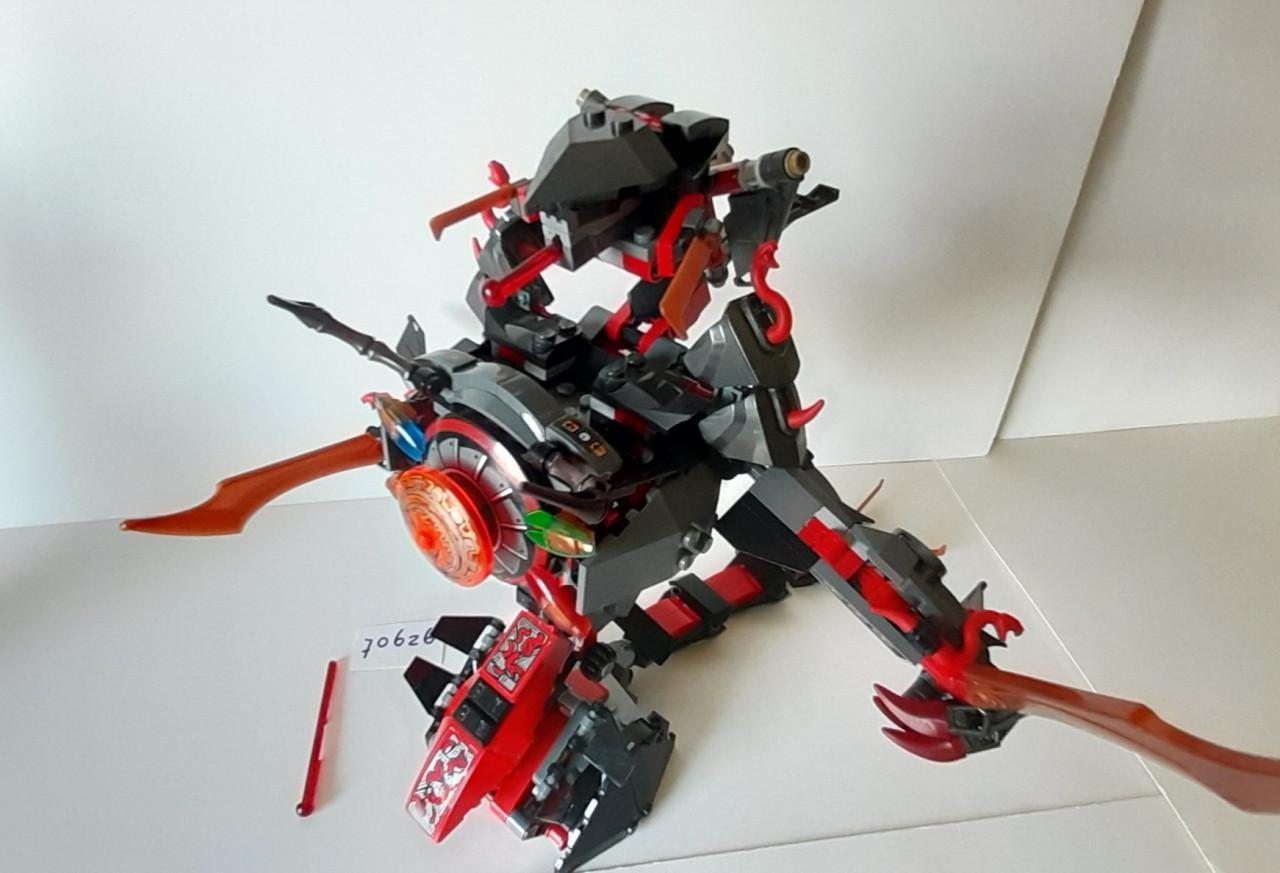 LEGO Ninjago 70626: De Komst van de Iron Doom